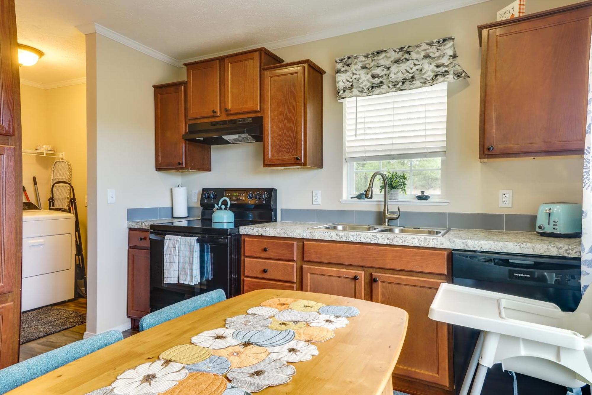 Family Home In Rapid City About 4 Mi To Torch Lake! Exteriér fotografie